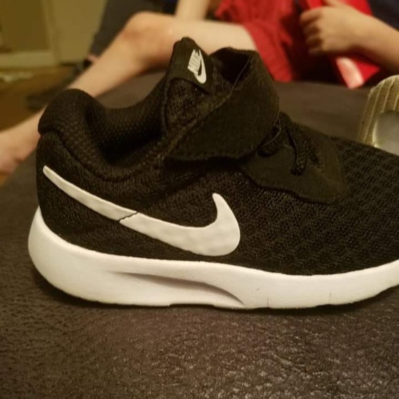 black infant nikes